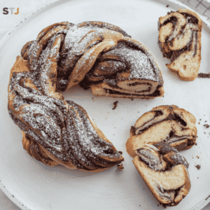 postre dulce de chocolate llamado babka