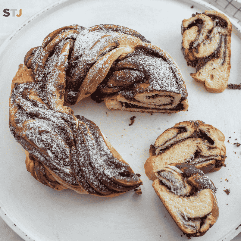 postre dulce de chocolate llamado babka